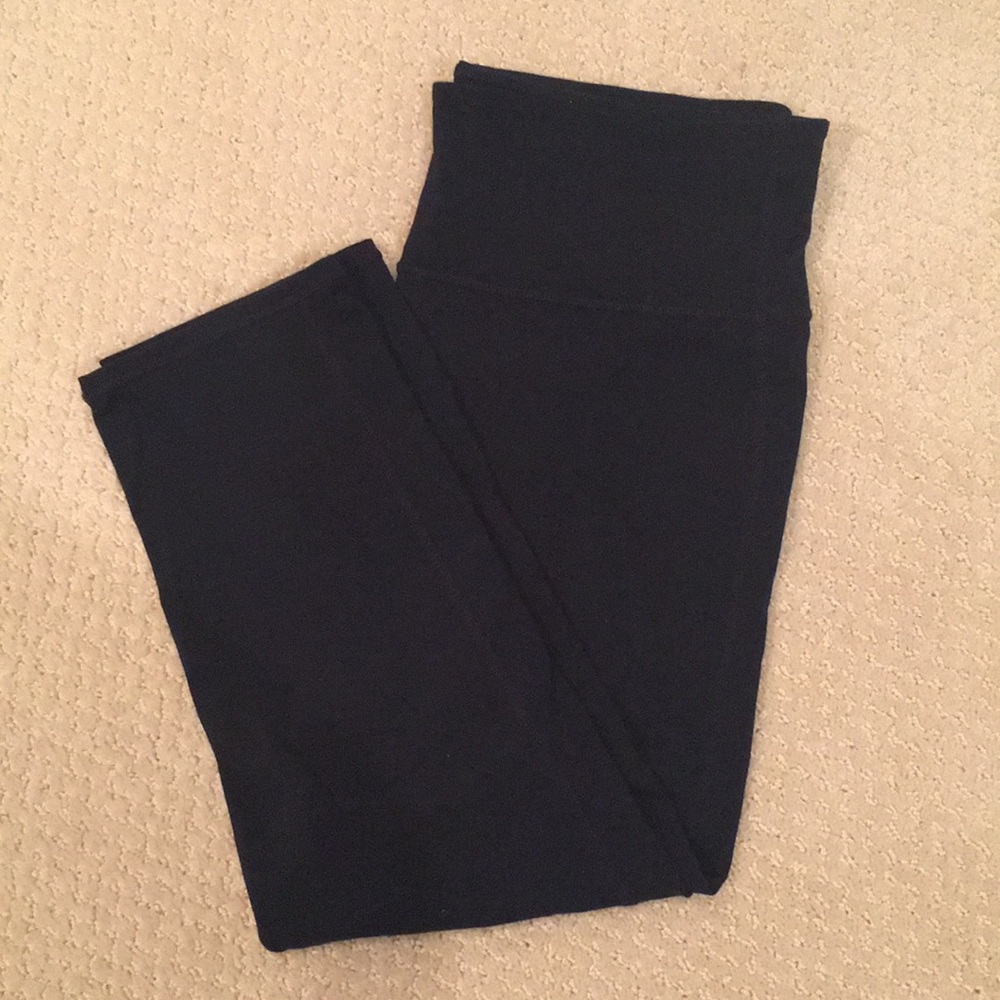 Athleta Black 3/4 Length Leggings